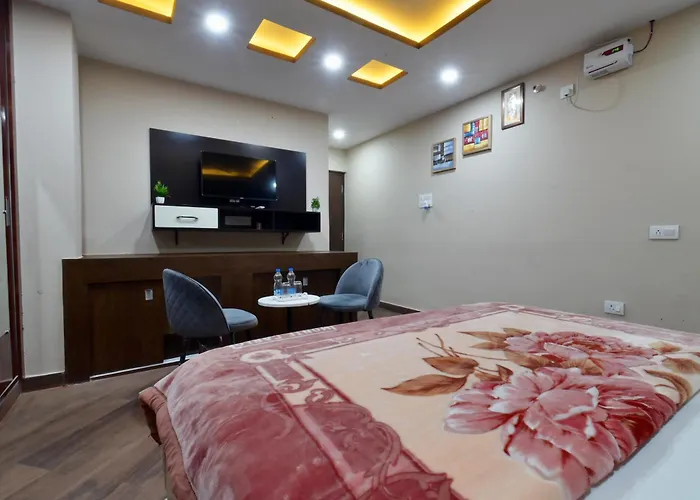 Hotel Lilac Doors Patna 